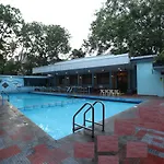 New Woodlands Hotel