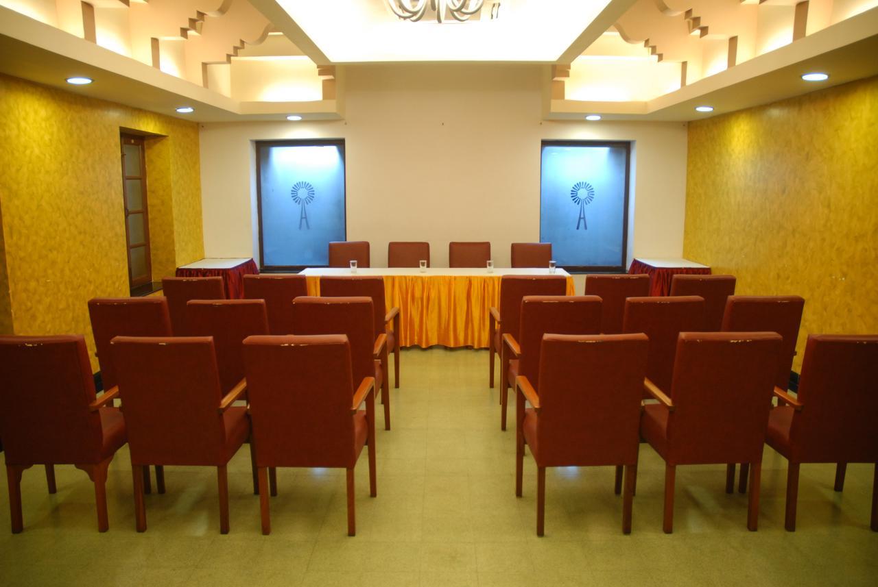 New Woodlands Hotel