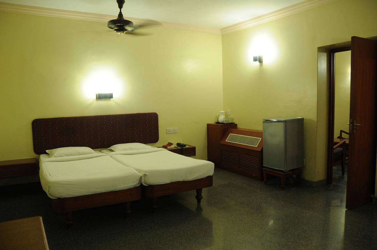 New Woodlands Hotel