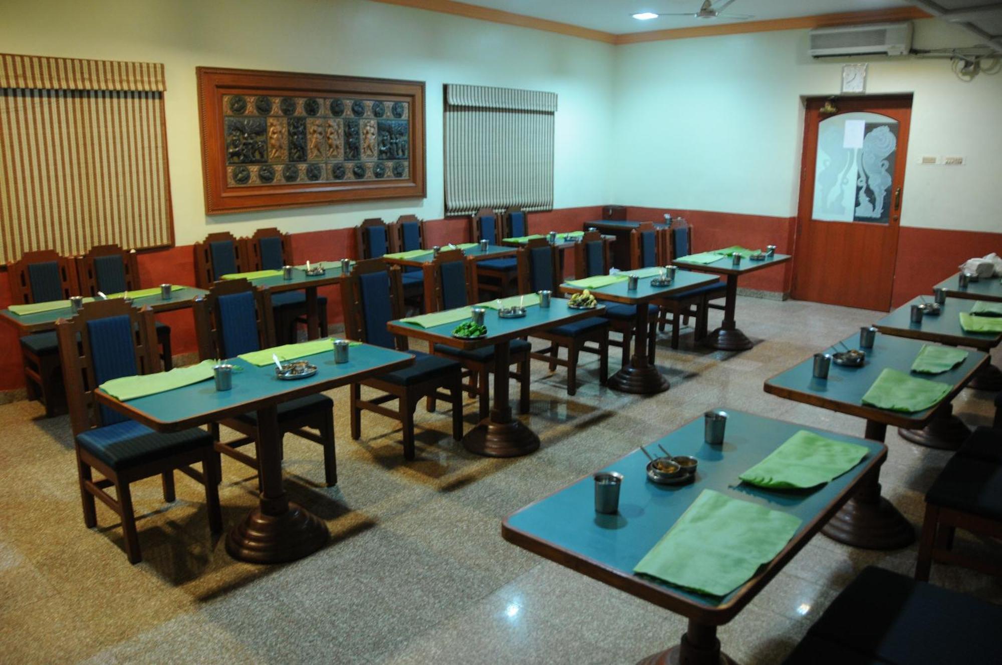 New Woodlands Hotel