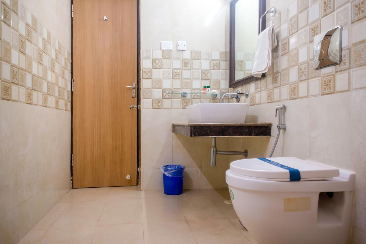 Hotel New Woodlands 3*