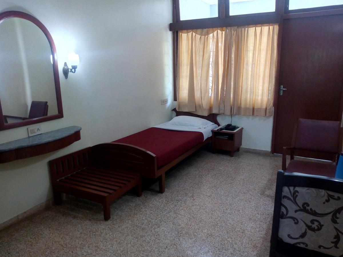 Hotel New Woodlands